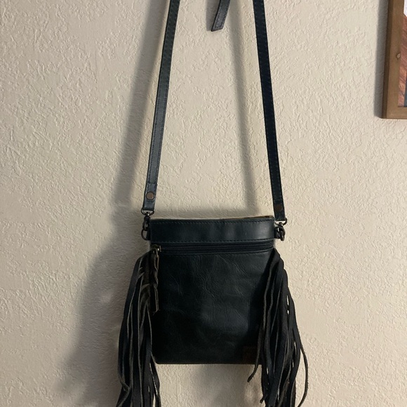 Stylish Black and White Fringe Crossbody Bag - Picture 8 of 8